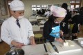 ２月１２日　調理実習（５年）