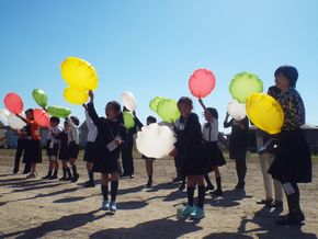 人権の種を飛ばす（３年生）