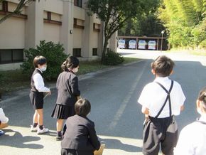 鏡を太陽だと考えて･･･（３年生ｰ理科）