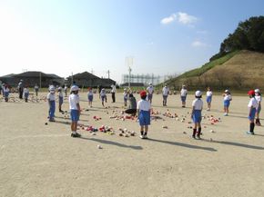 「玉入れ（全校種目）」をがんばろう！