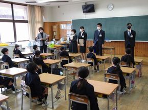 大学生による学校体験！