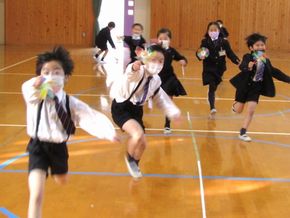 くるくる回れ、きれいな風車！（１年生ー生活科）