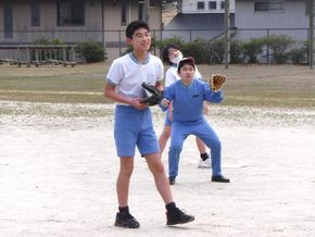 大谷選手のグローブで楽しく！（６年生）