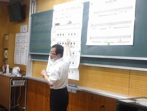 カスタネットで楽しいリズム！（１年生－音楽）