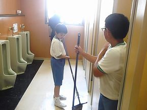 全校みんなで縦割り掃除！
