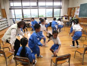 雨だけど･･･校内遠足も楽しい！