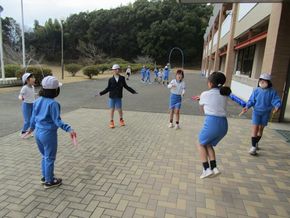 寒さもへっちゃら、元気なふれあいタイム！