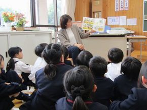 読み聞かせ（子ども読書週間）