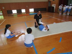 私の動きは？（３・４年生ー体育）