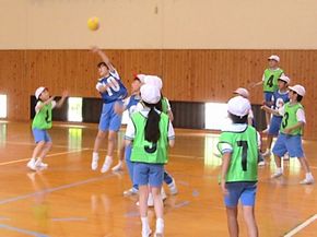 白熱！ポートボール（５・６年生ー体育）