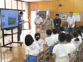 用水路作り体験（４年生ー社会）