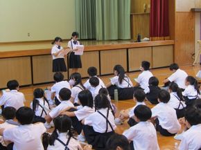 楽しく協力、縦割り集会！