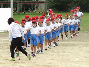 とっ～てもかわいい低学年のダンス！