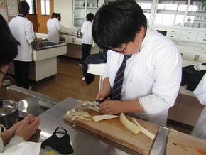 ご飯とみそ汁、美味しくできたかな？（５年生ー家庭科）