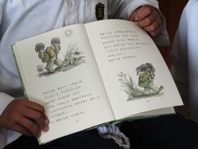 すてきな読み聞かせ！（２年生ー係活動）