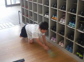 明日は参観日、学校を綺麗に！