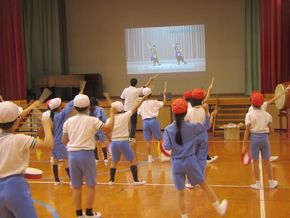 「エイサー」を踊ろう！（３・４年生）